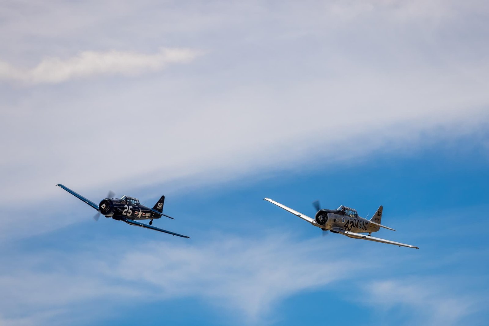 airplanes-7269031_1920 (1)